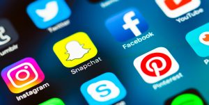 Découvrez les tendances "social media" pour l'année 2020 sur le marché de l'objet et du textile promotionnel.