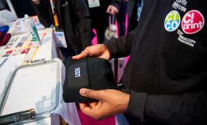 Découvrez comment démarrer une activité de broderie mobile.