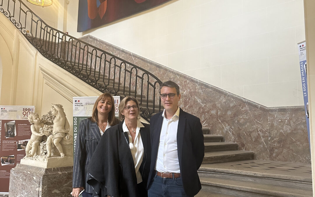 En direct de Matignon : mobilisation de la 2FPCO contre la baisse des dépenses de communication de l’État